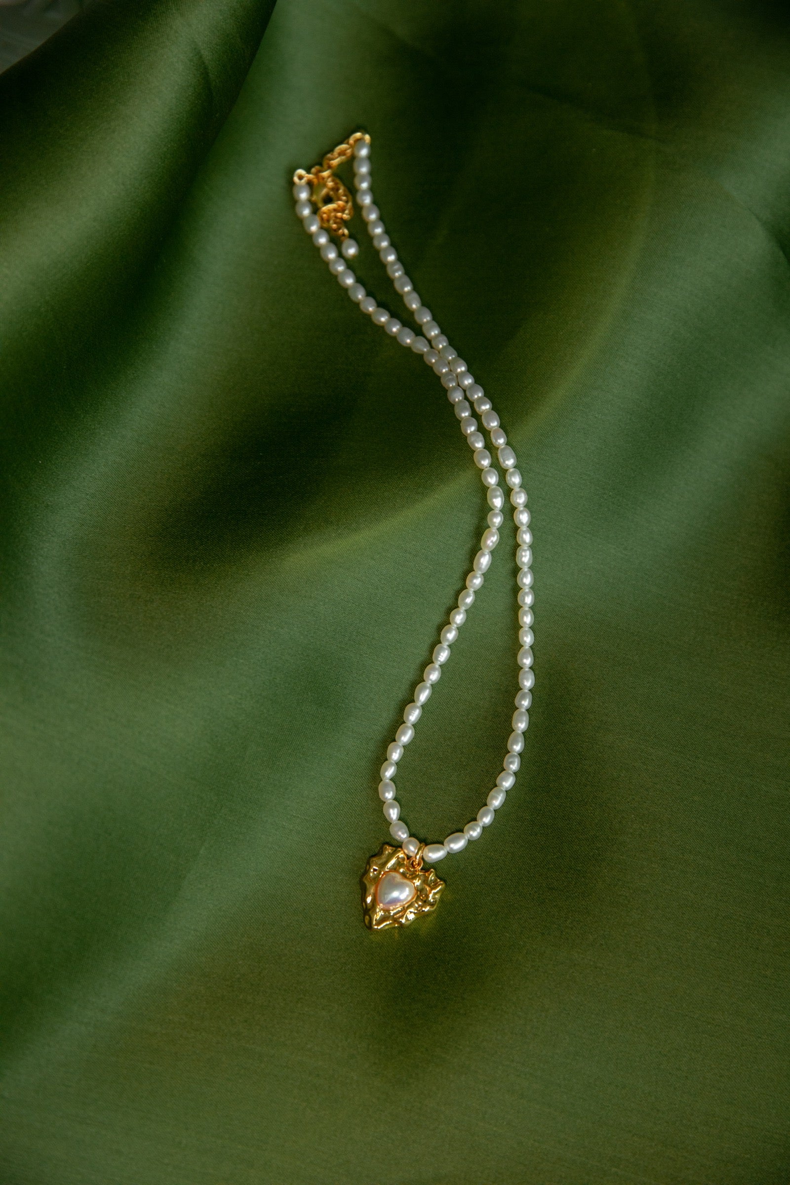 Folding Heart Pearl Necklace