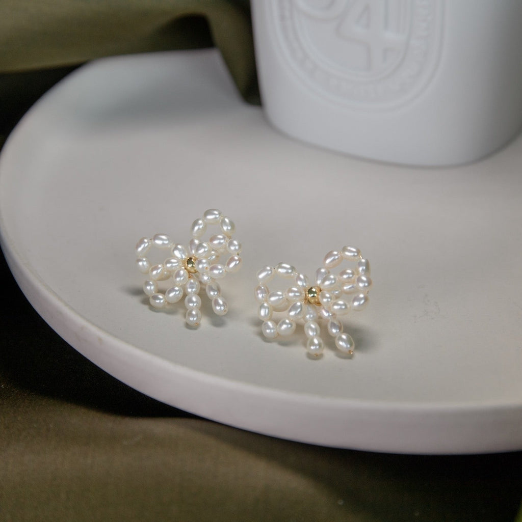 Freshwater Pearl Bow Earring
