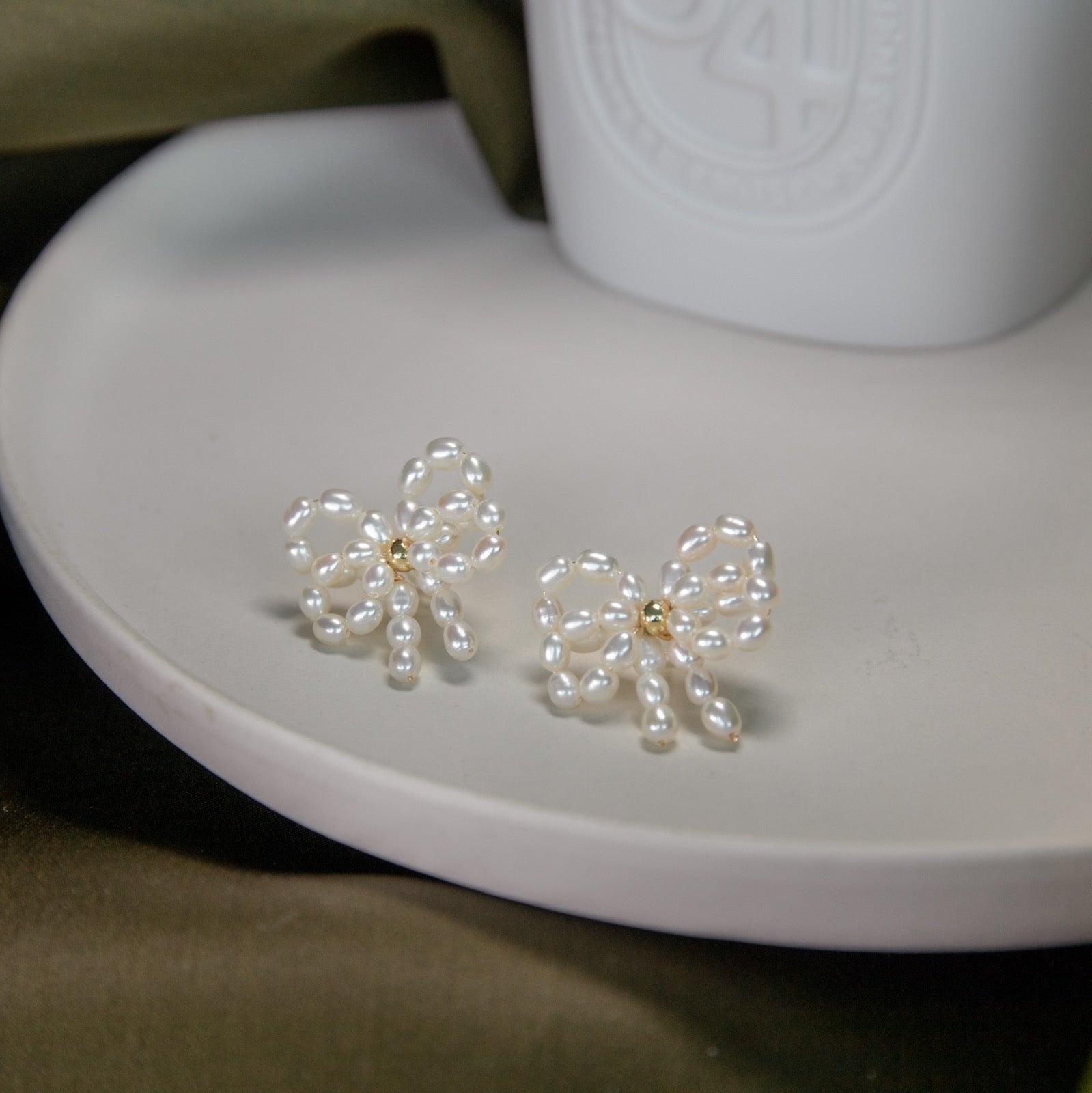 Freshwater Pearl Bow Earring