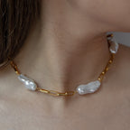 Stick Baroque Short Chain Necklace