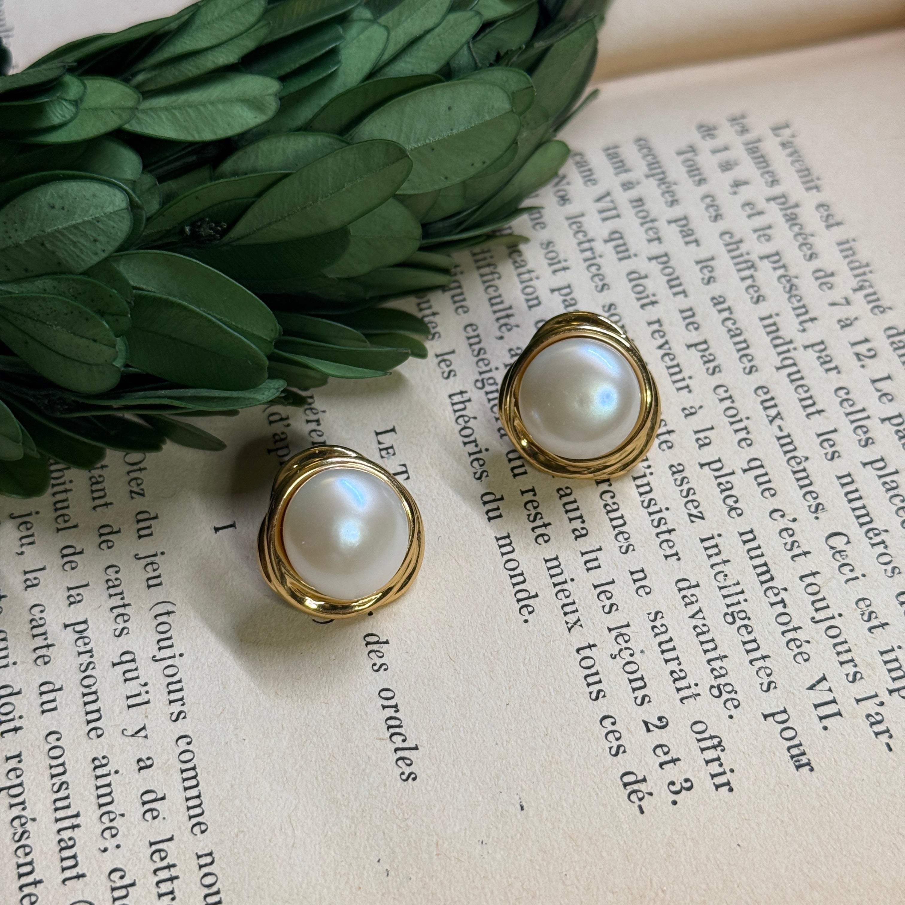 Nest Pearl Ear Stud