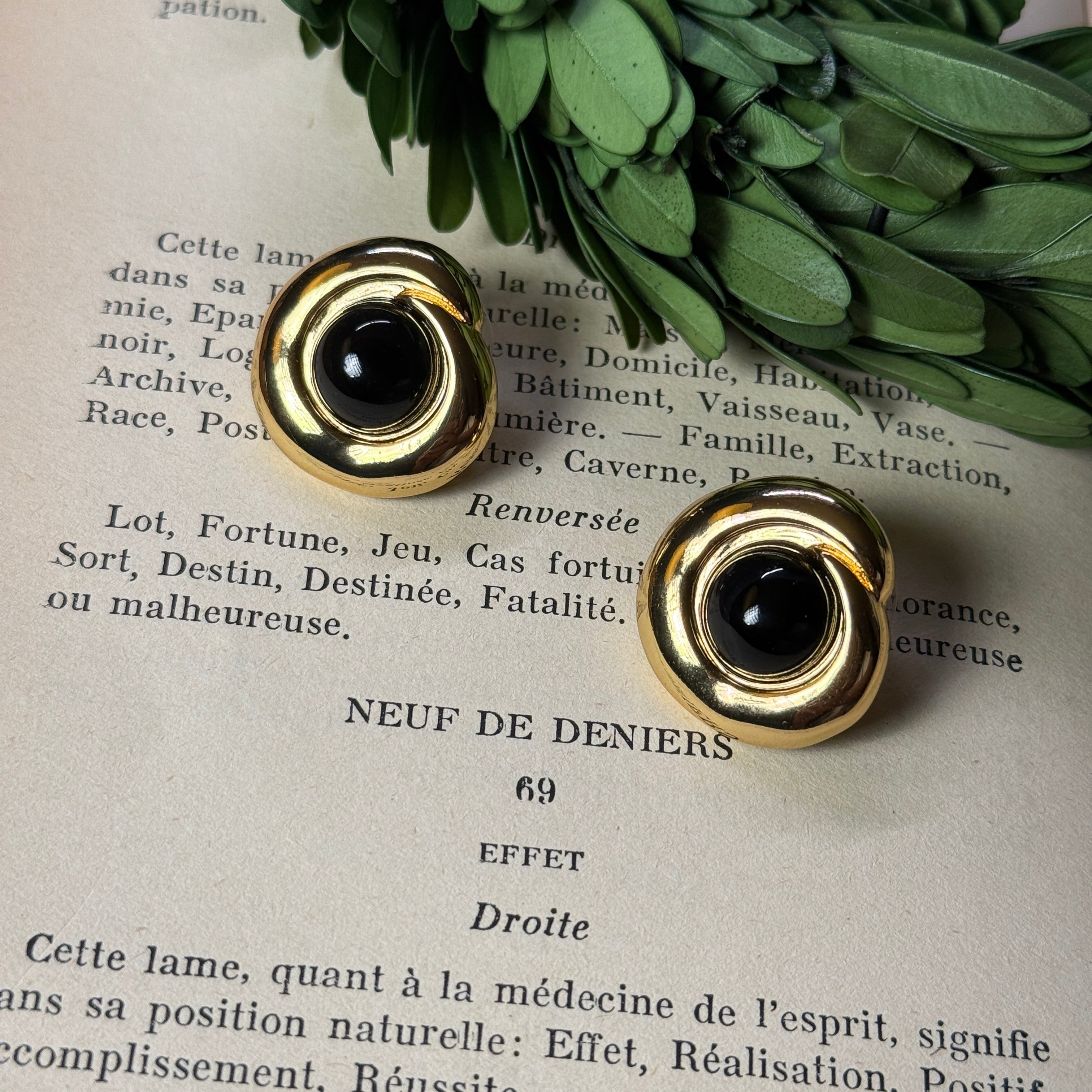 Obsidian Gold Earring Stud