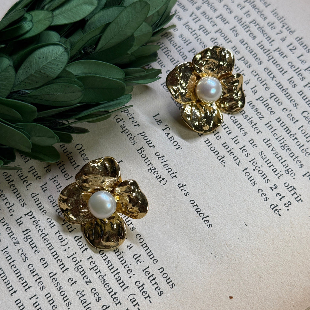 Golden Flower Pearl Ear Stud