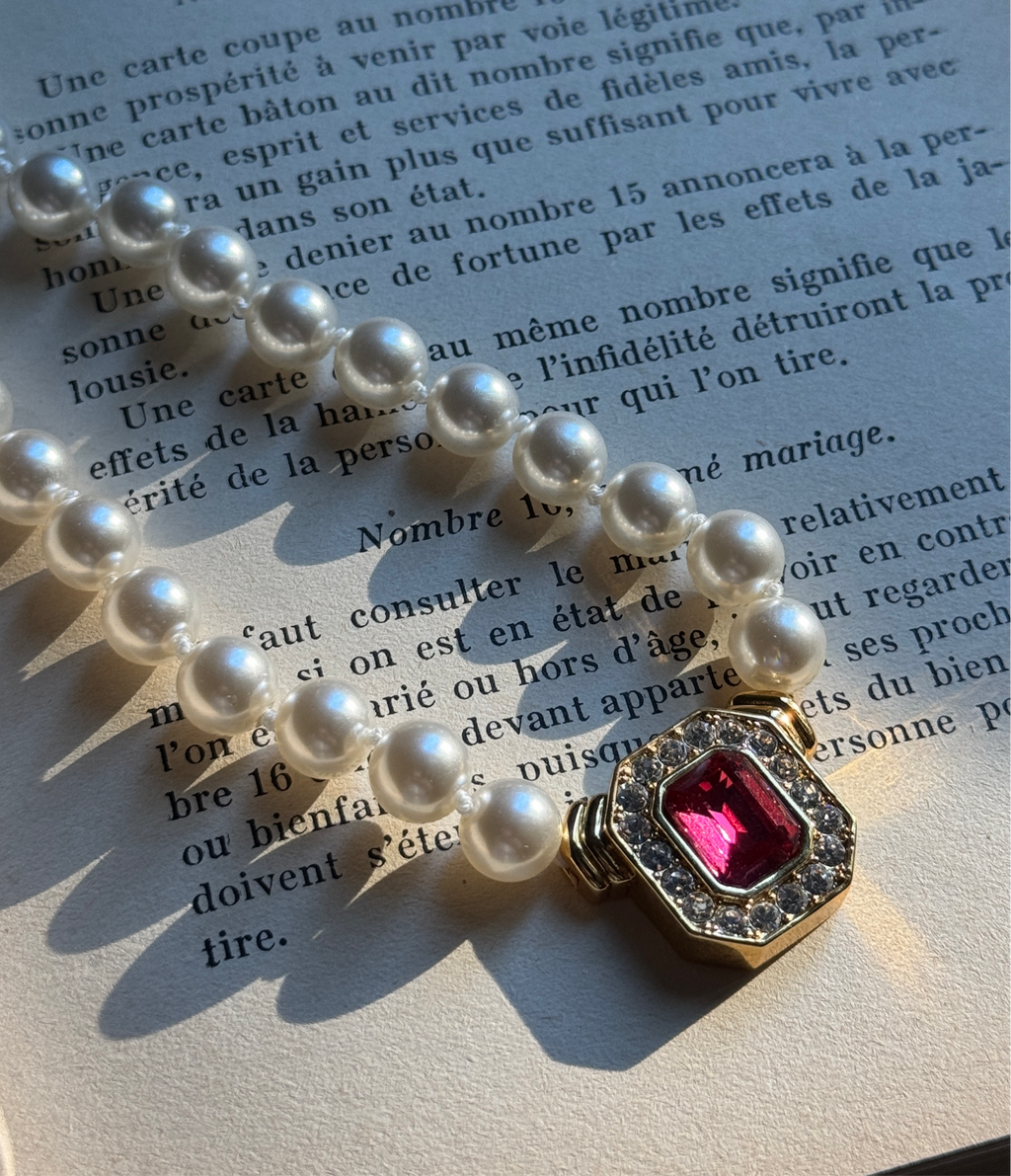 Vintage Style Gem Pendant Necklace