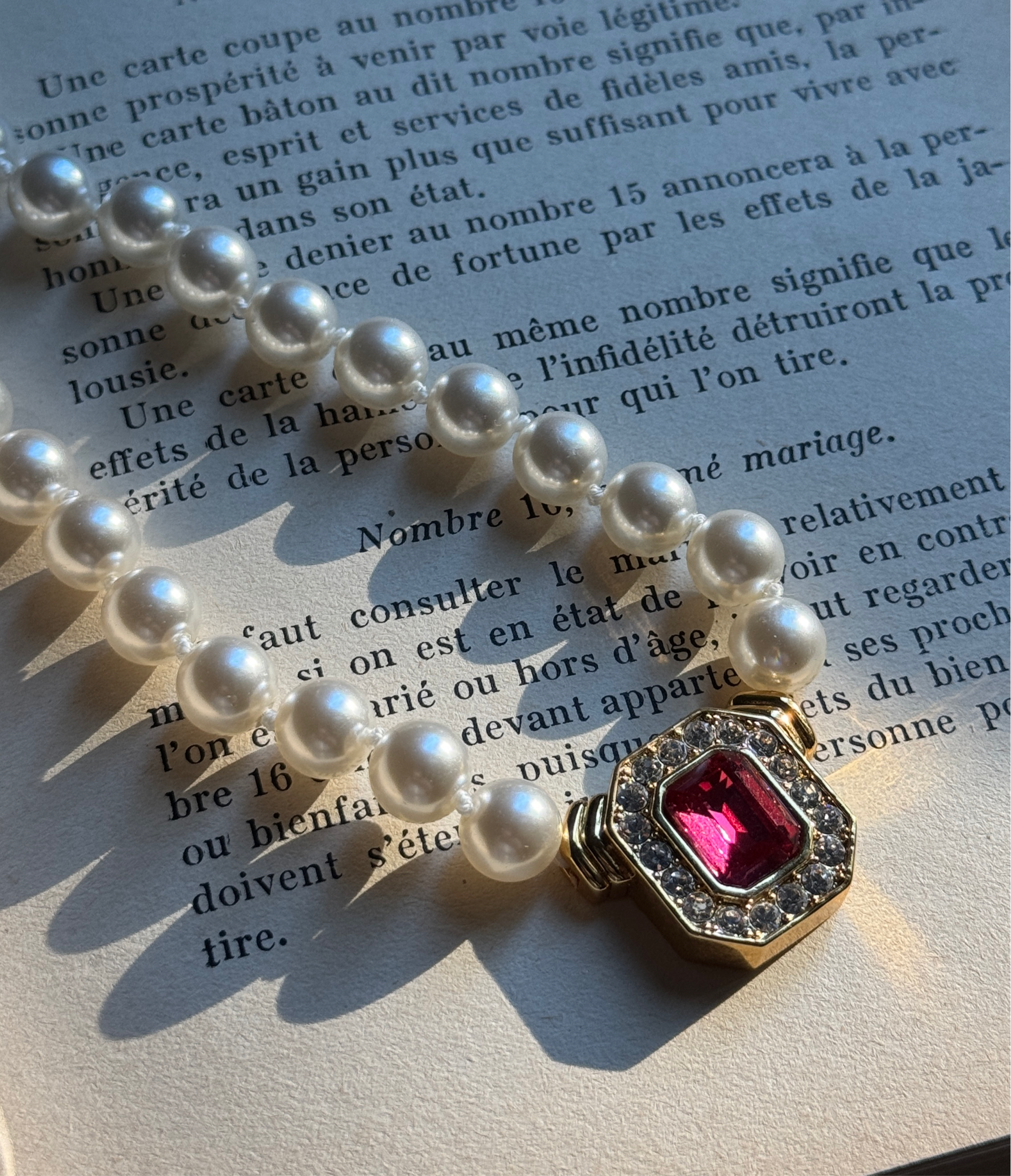 Vintage Style Gem Pendant Necklace