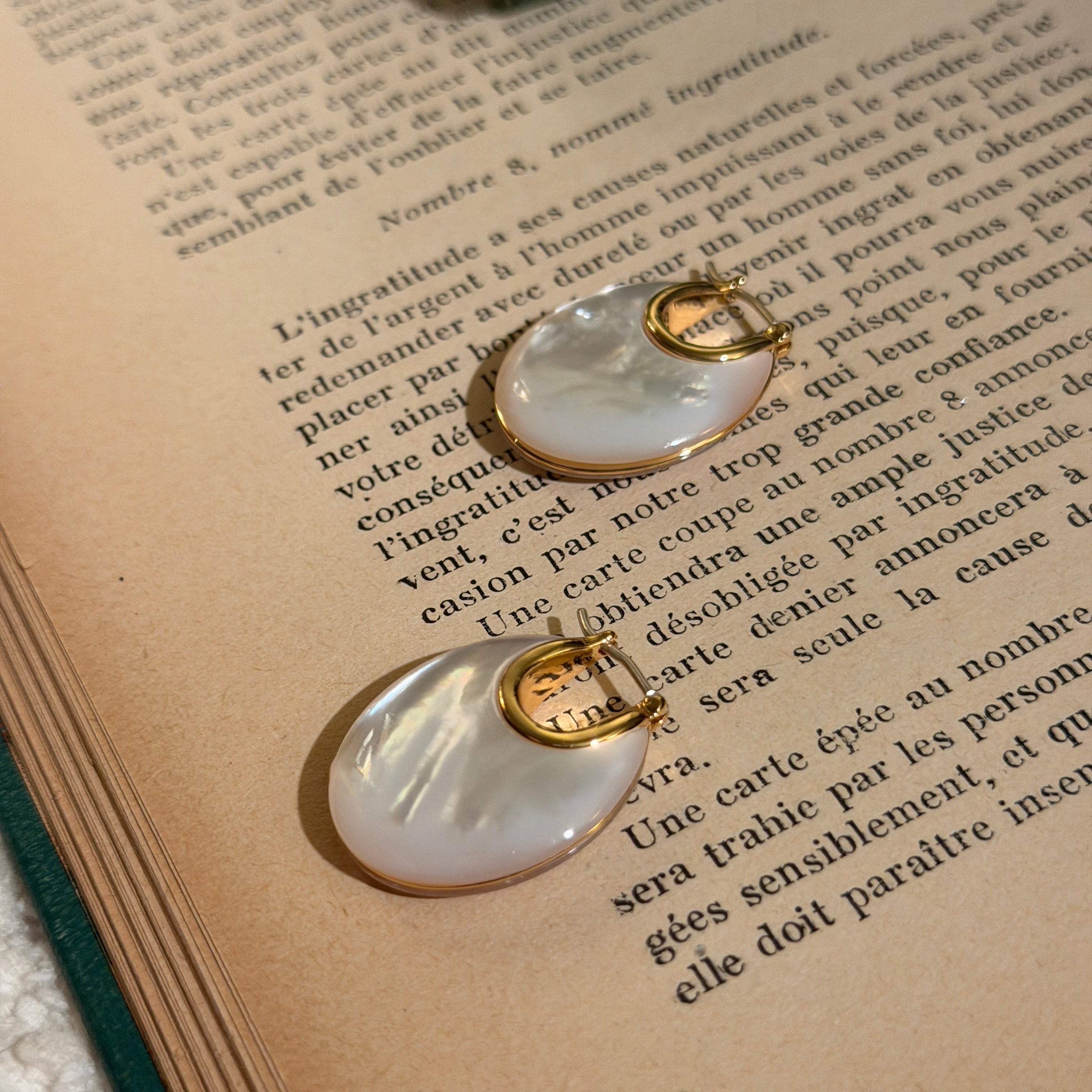 Natural Shell Hoop