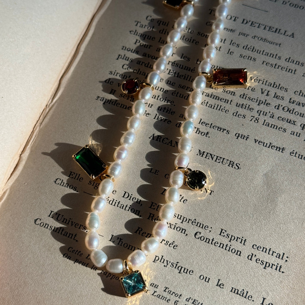 Vintage Style Multiple Gems Pearl Necklace