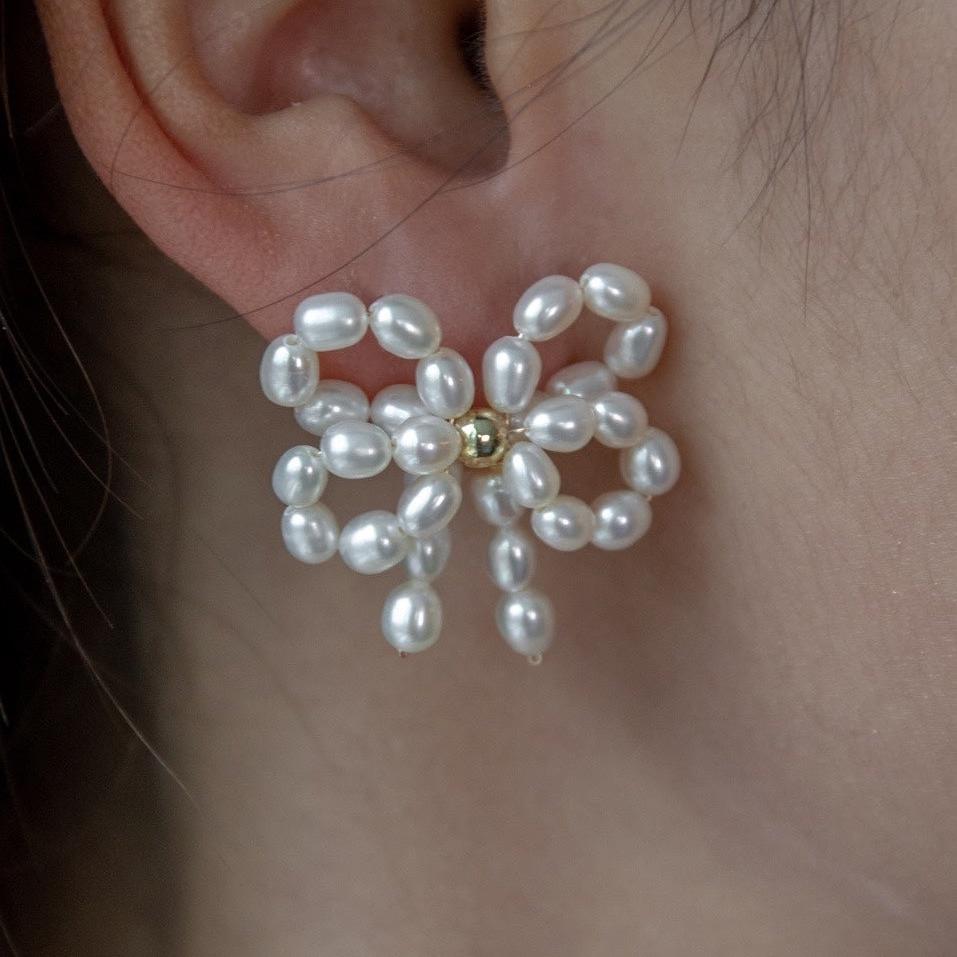 Freshwater Pearl Bow Earring